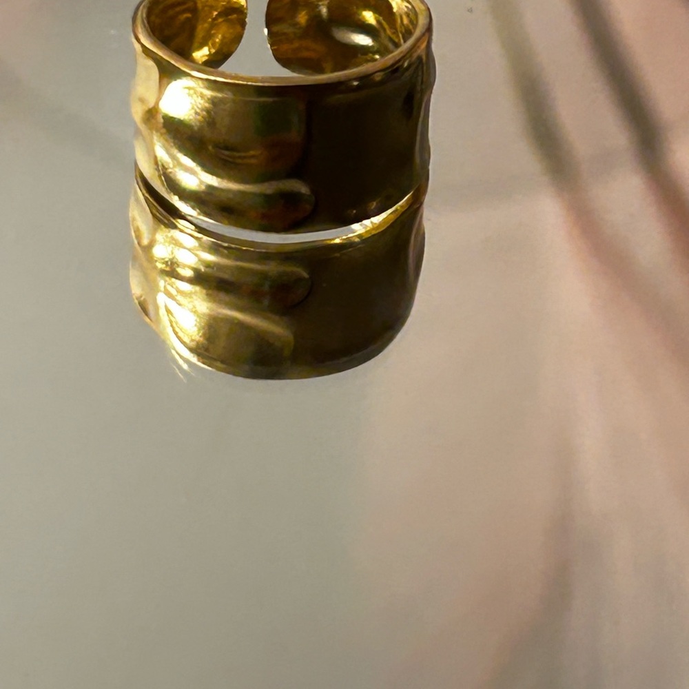 Ring - Picture 3 of 9